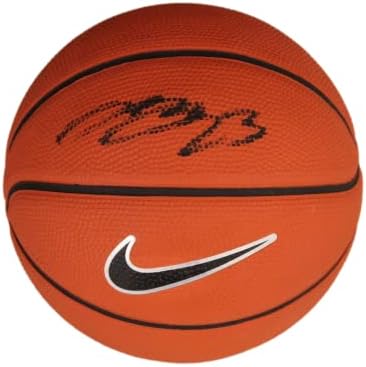 לברון ג 'יימס חתם על חתימה מיני כדור כדורסל נייקי-המלך ג' יימס עם ג ' יי. אס. איי לואה