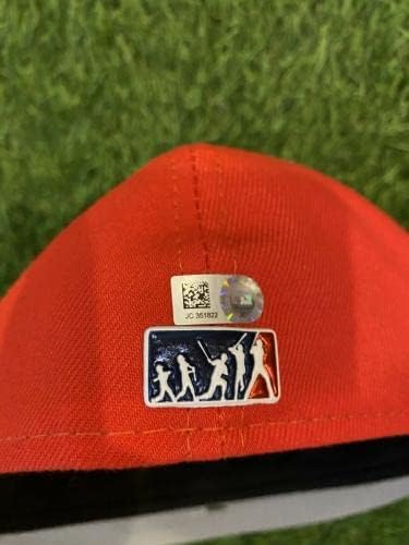 צוות האינדיאנים של קורי קלובר קליבלנד הוציא כובע סוף השבוע של שחקני 2017 חתום על MLB - כובעי חתימה