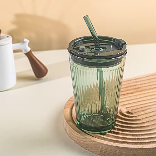 כוס זכוכית לובוויש עם קש ומכסה, כוסות ירוקות כוס מים עם קש למבוגרים, צנצנות שתייה מזכוכית צבעונית למשקאות מיץ תה קפה קר שייק חלב סודה, 15 עוז, סט של 2, בטוח למדיח כלים